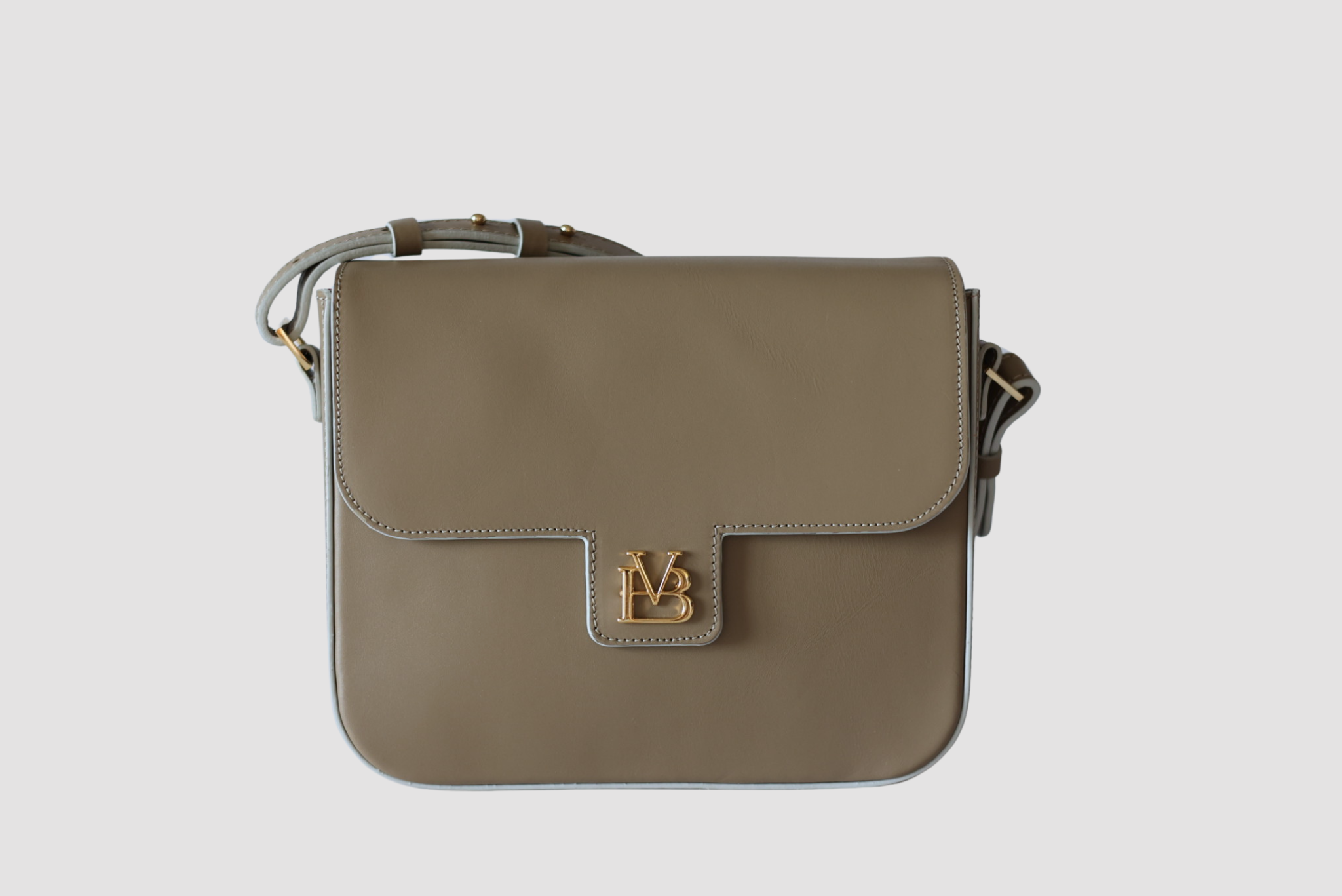DAILY TAUPE
