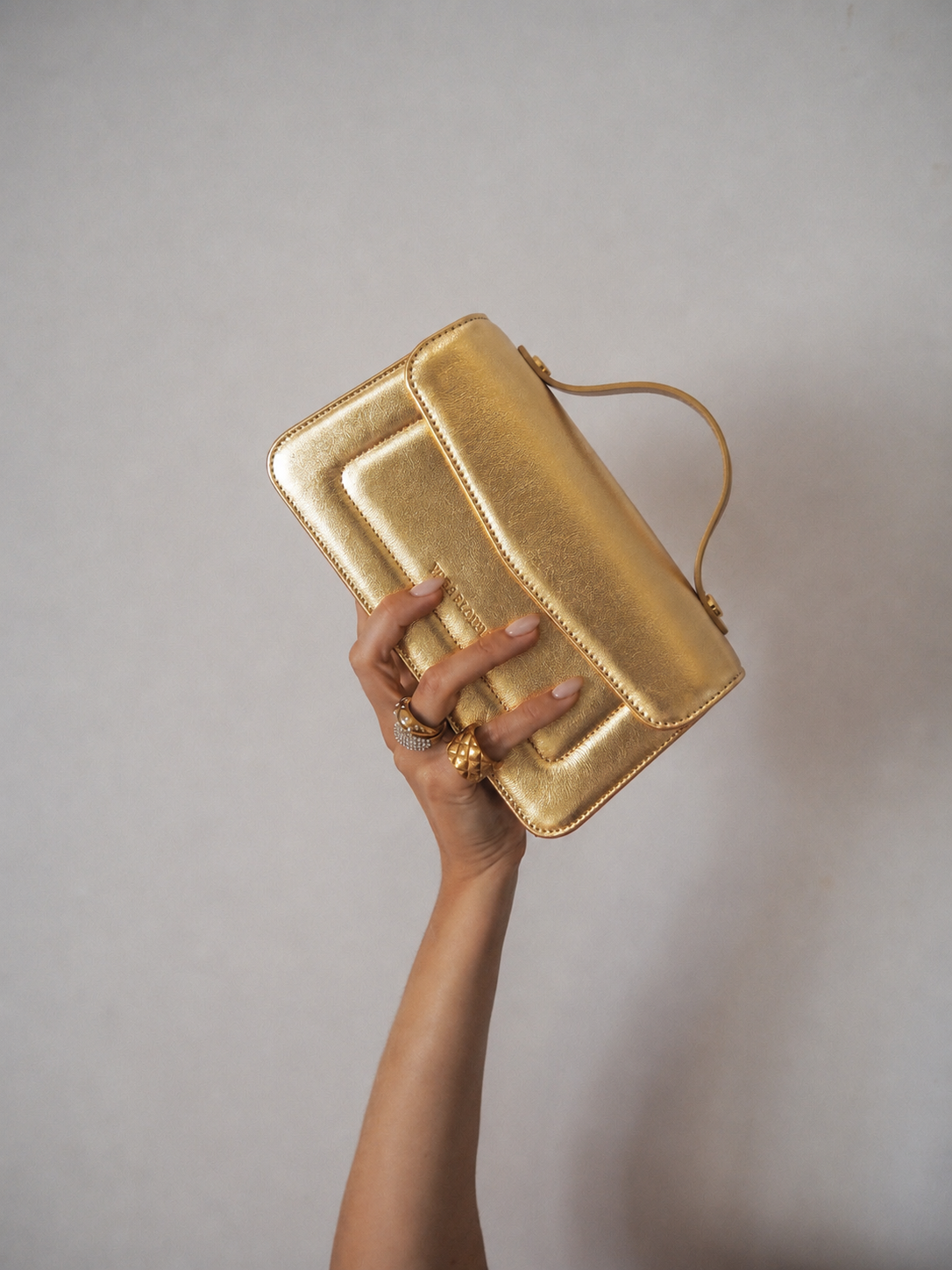 CLASSIC GOLDEN