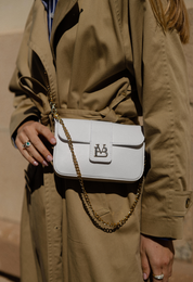 EIGHT WHITE
