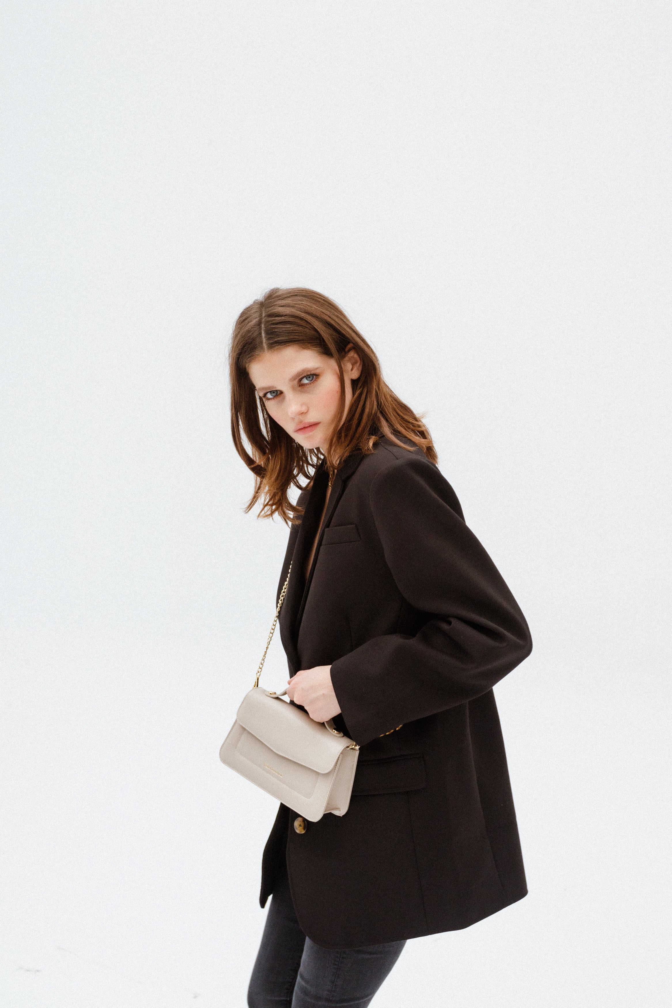 CLASSIC TAUPE